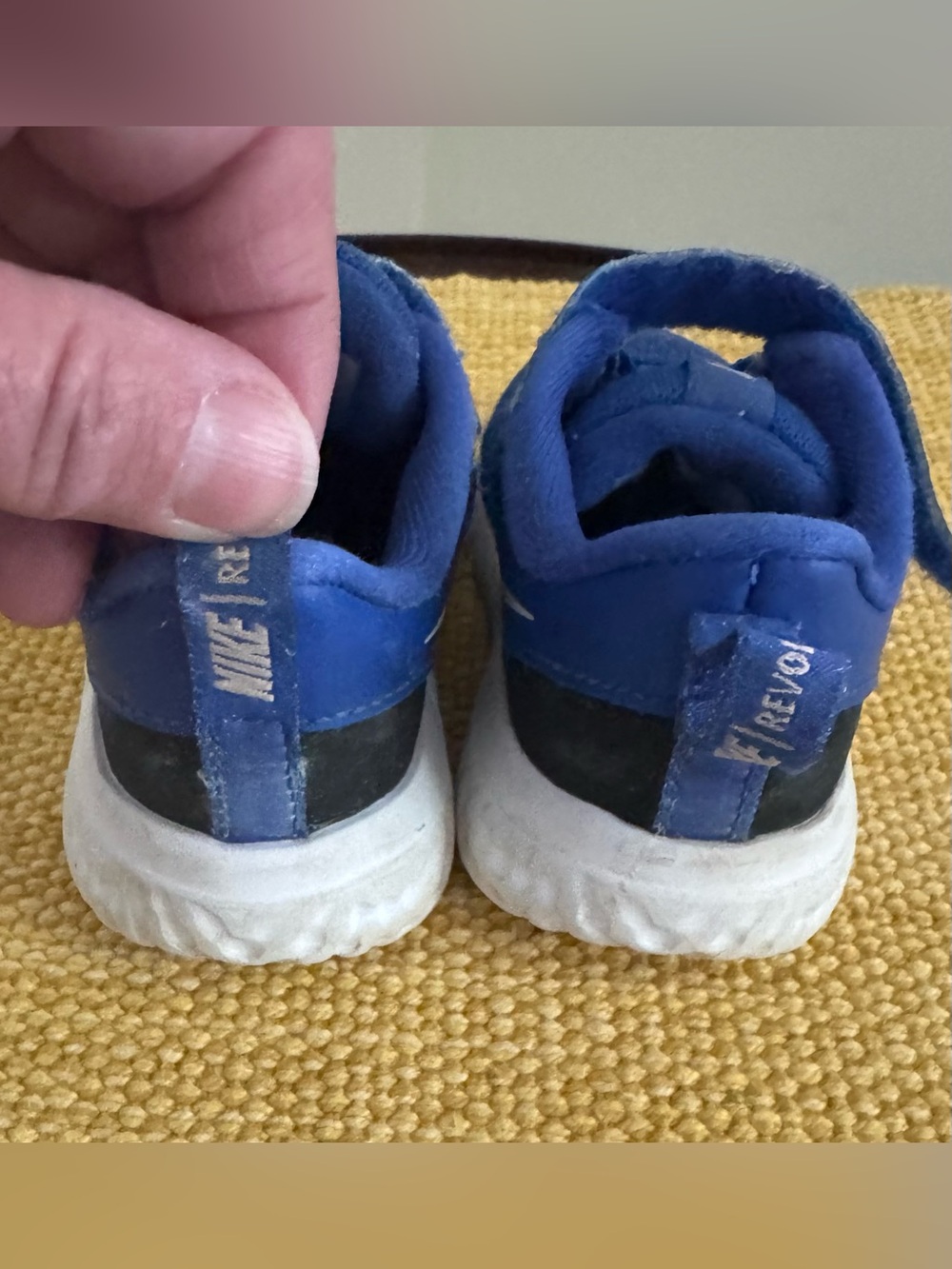 ❌SOLD❌ Nike Revolution Baby Boy Sneakers, Size 6C - Picture 4 of 6